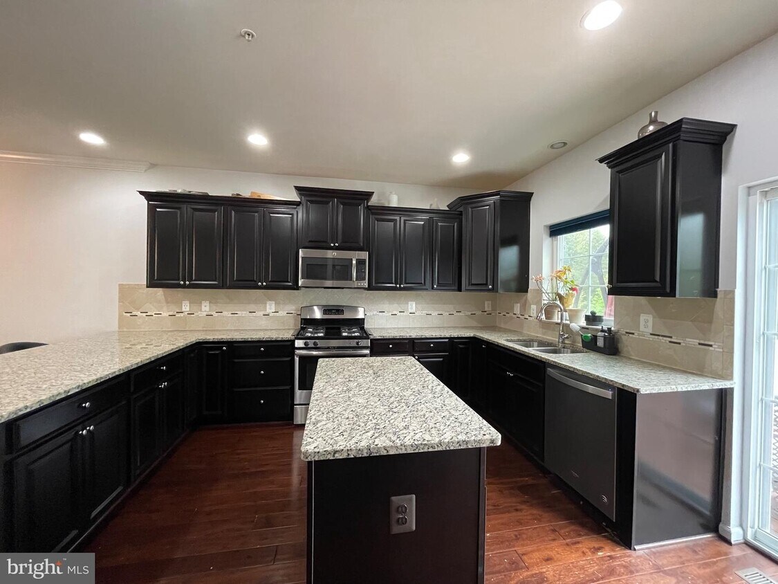 Foto principal - 7004 Foxton Way