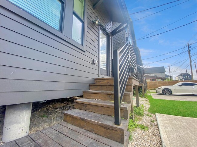 Building Photo - 3316 Bacchus St