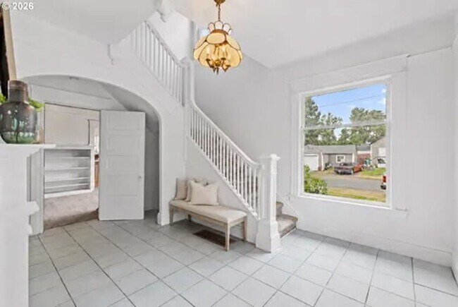 Foto del edificio - Charming 3 bed, 2 bath + Den rental home in Milwaukie!