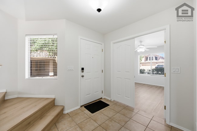 Foto del edificio - 4Bed + OFFICE + LOFT in Peoria! Ready for Immediate Move-In! -- FULLY REMODELED!