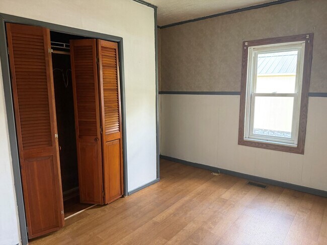 Building Photo - 2274 Pioneer Dr