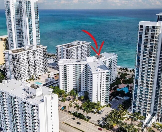 Building Photo - 3001 S Ocean Dr