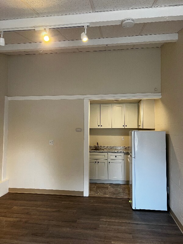 2024 Riverdale St Unit 12, West Springfield, MA 01089 Room for Rent