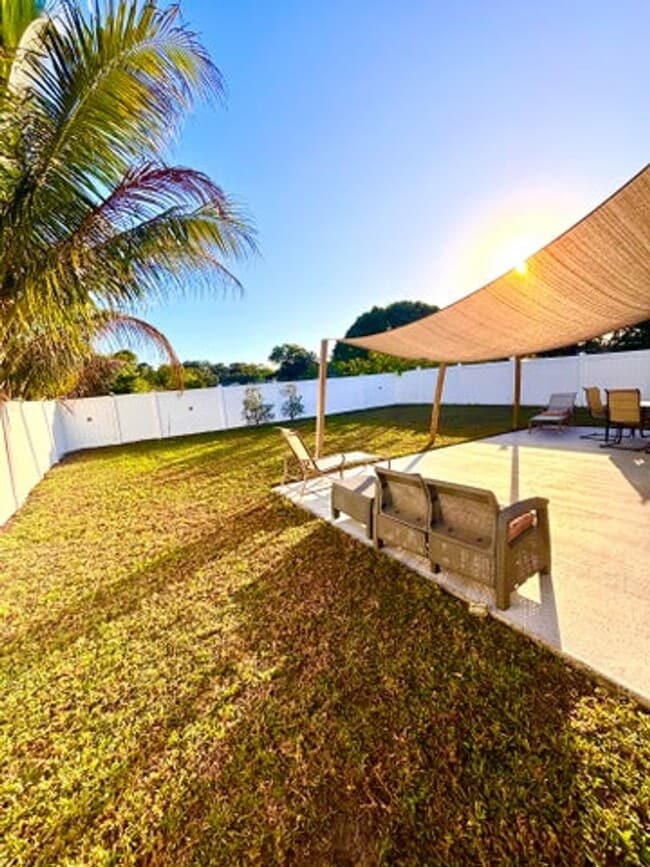 Foto del edificio - 6934 Mitchell St