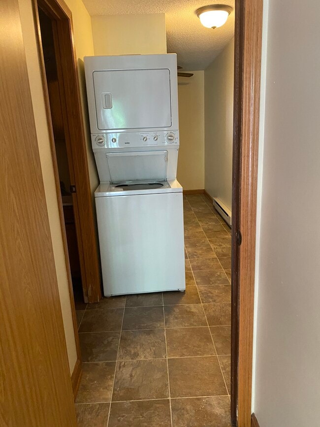 Washer dryer - 604 8th Ave NE