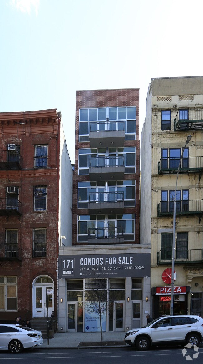 Building Photo - 171 Henry St