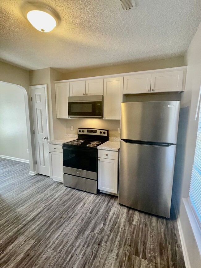 Foto del edificio - Adorable 3 bedroom 2 bath Ranch style home...