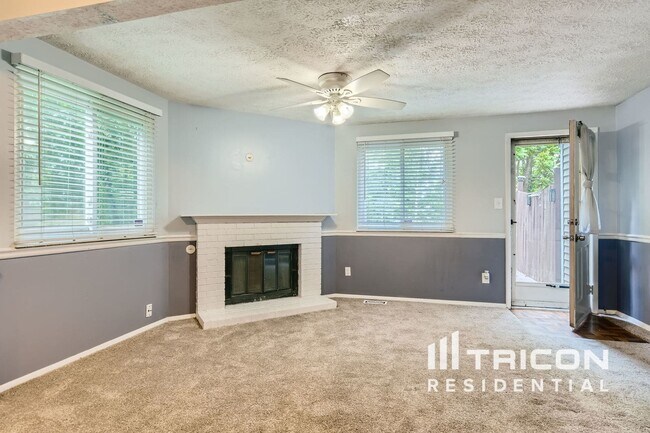 Foto del edificio - 7610 Fairbanks Ct