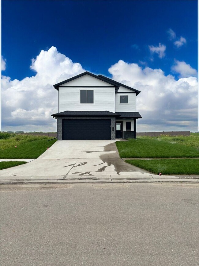 Foto del edificio - For Rent: Sleek New Construction | 3 Bed, ...