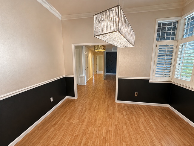 Building Photo - 8036 Glenbar Way