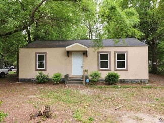 Building Photo - 714 Camellia Cir