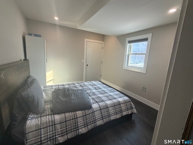 Foto del edificio - 9 Woodacre Ln