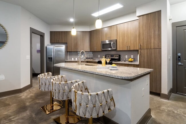 Work, Play & Relax with Top Amenities! - Work, Play & Relax with Top Amenities! Apartment