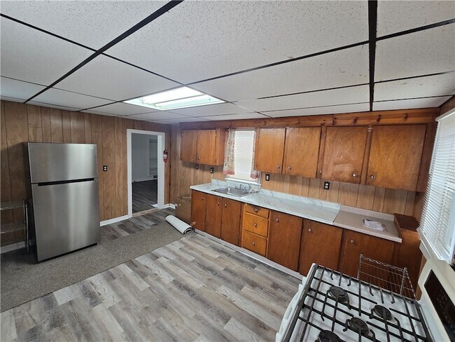 Foto del edificio - 93 White Rock Rd