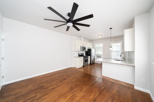 Building Photo - 164 Orient St