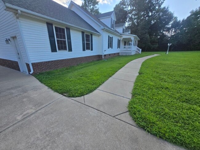 Building Photo - 6151 Harrisontown Rd