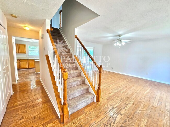 Foto del edificio - 5715 River Glen Dr