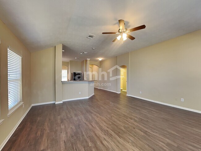 Building Photo - 15919 Sonoma Park Dr