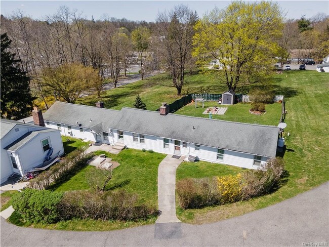 Building Photo - 126 Mahopac Ave