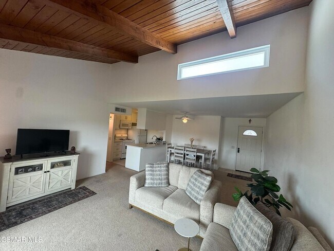 Foto del edificio - 10331 Lindley Ave