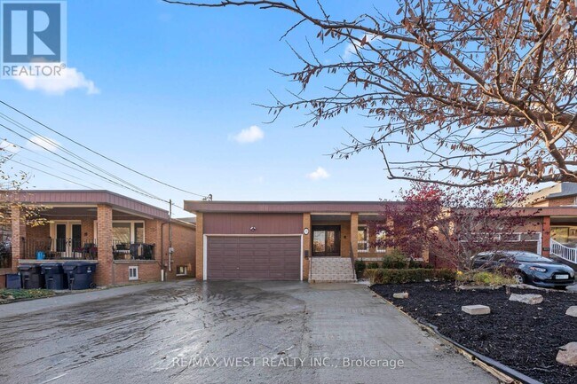 Building Photo - 38 Larchmere Ave