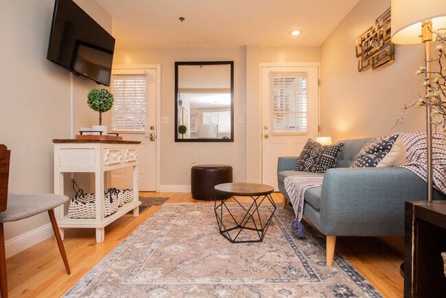 Building Photo - 25 A Jay St