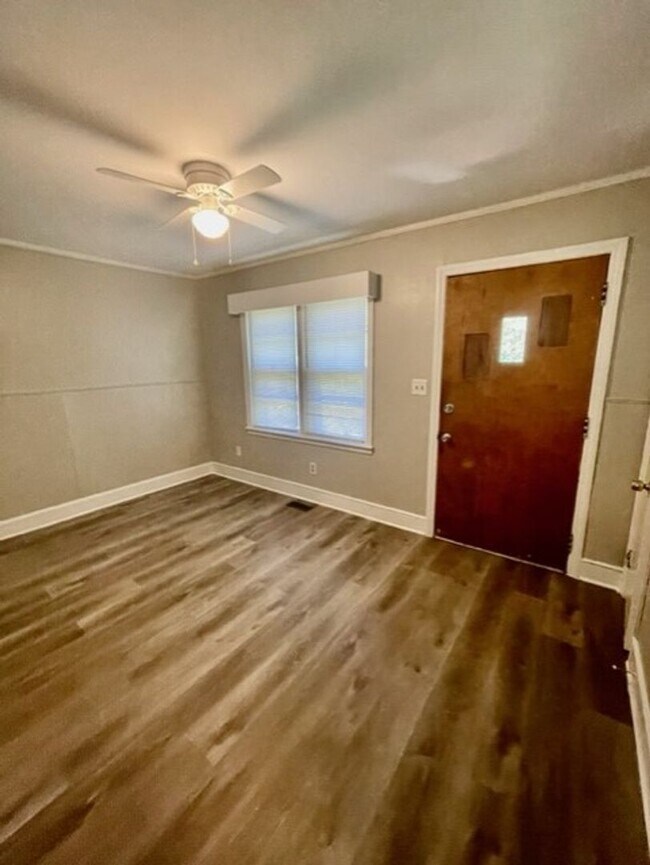 Foto del edificio - 4503-A Lochleven St