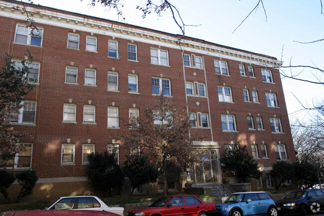 Building Photo - St Dennis Apartments