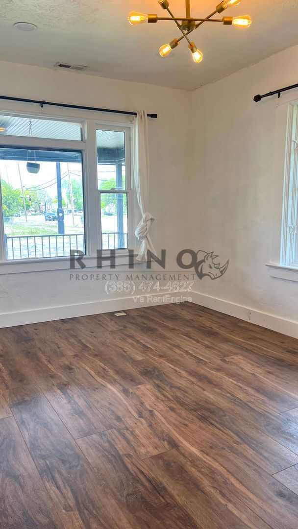 Foto del edificio - 578 Dexter St W