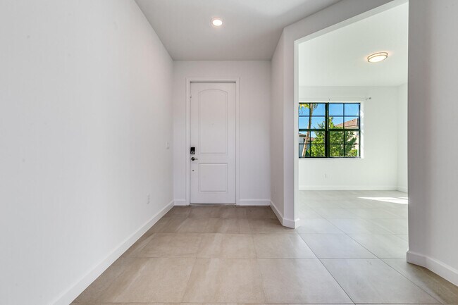 Building Photo - 1309 Whitcombe Dr