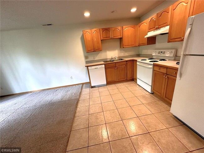 Building Photo - 1279 Pinewood Trail