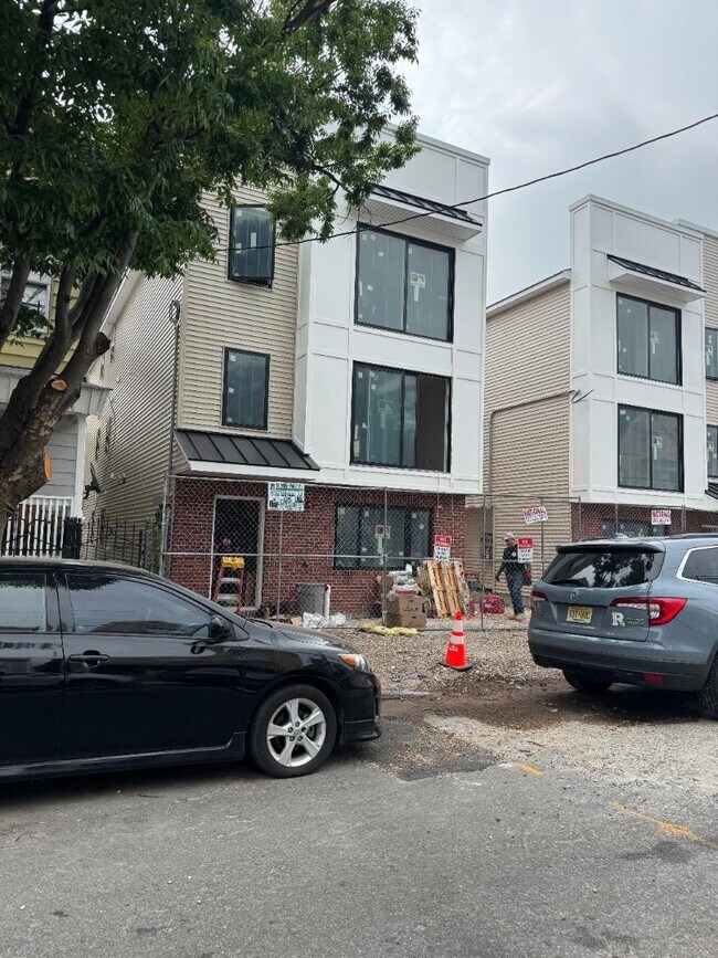 Foto del edificio - 225 4th St