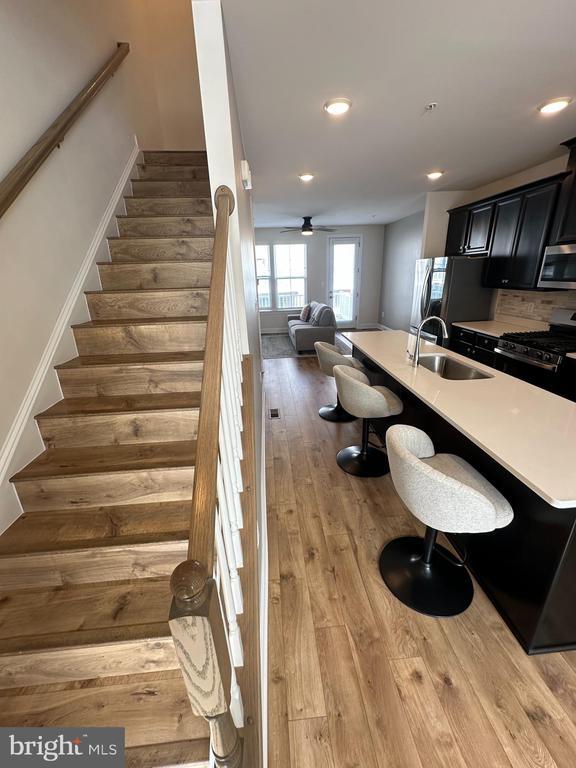 Foto del edificio - 127 Capital Ct