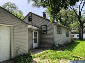 Building Photo - 102 Owen St