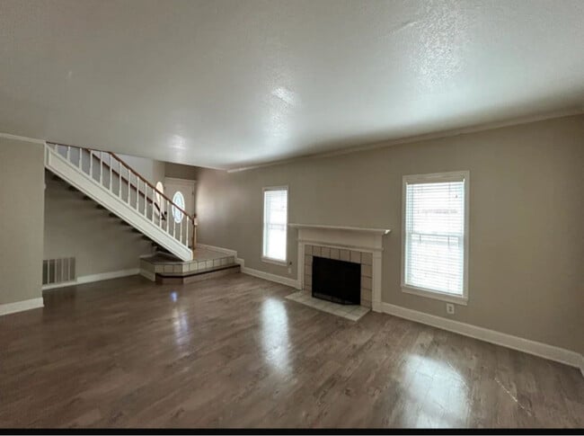Building Photo - 22842 White Pine Pl
