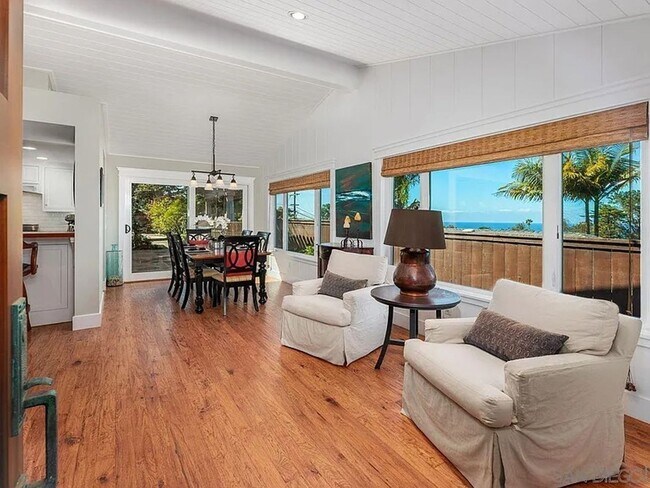 Foto del edificio - Ideal Location w/ Ocean Views - Perfect Spot for Del Mar Racing Season