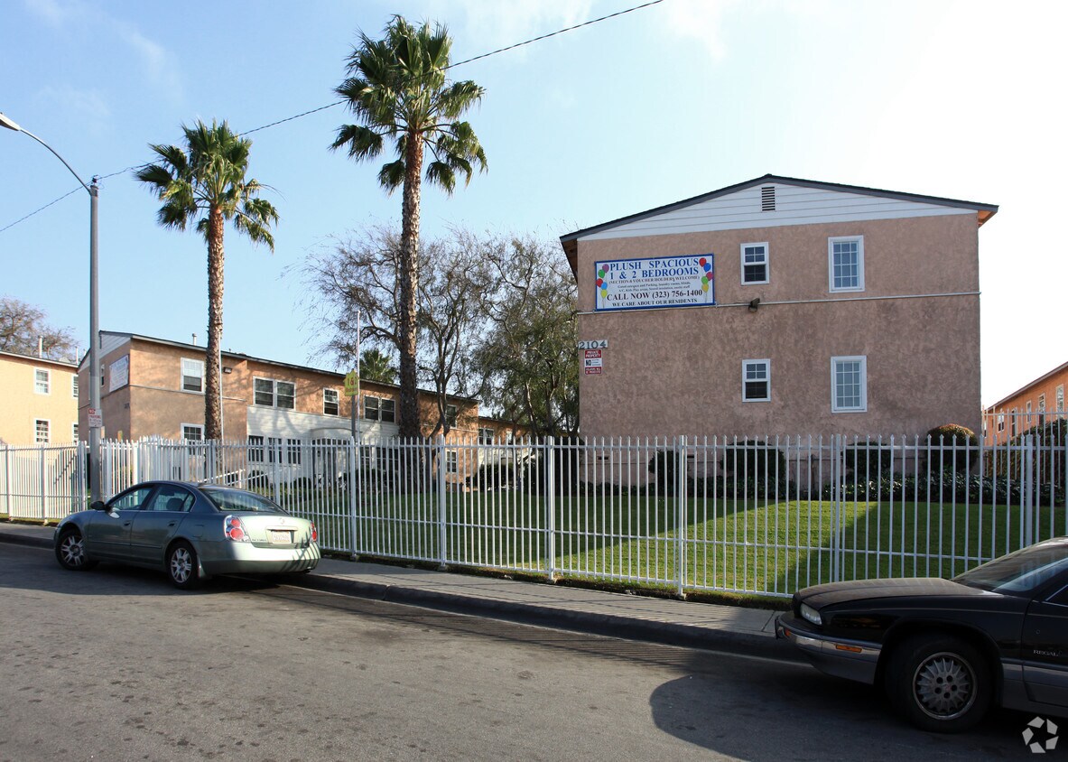 Foto del edificio - Century Group Apartments