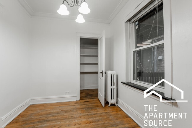 Building Photo - 3951 N Hoyne Ave