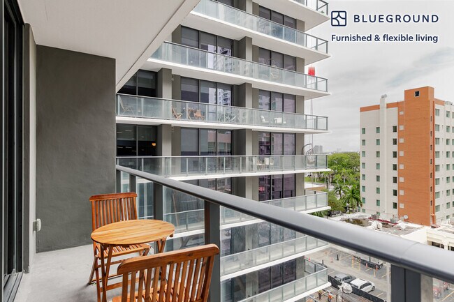 Foto del edificio - 230 NE 5th Ct