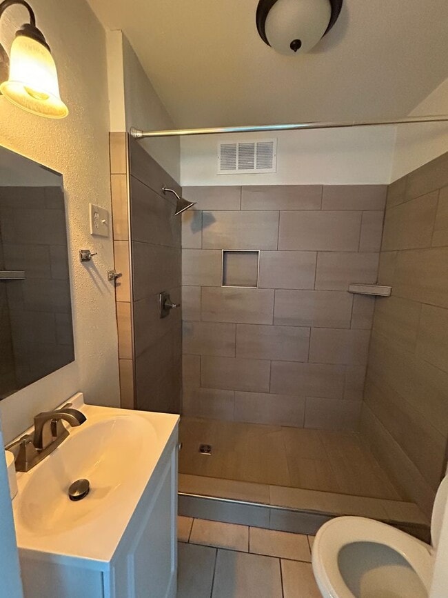 Foto del edificio - Why rent an apartment when you could have ...