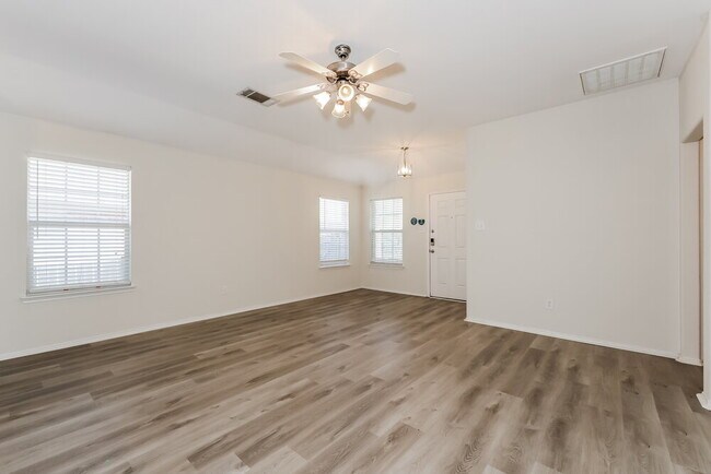 Foto del edificio - 4031 Ridgetop Dr