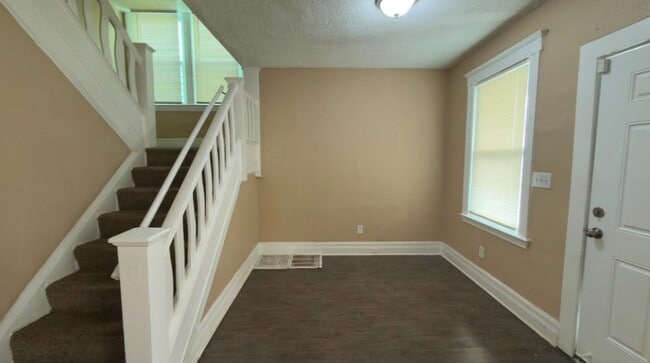 Building Photo - 2152 Fairview St