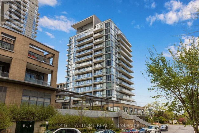 Building Photo - 52 Forest Manor Rd