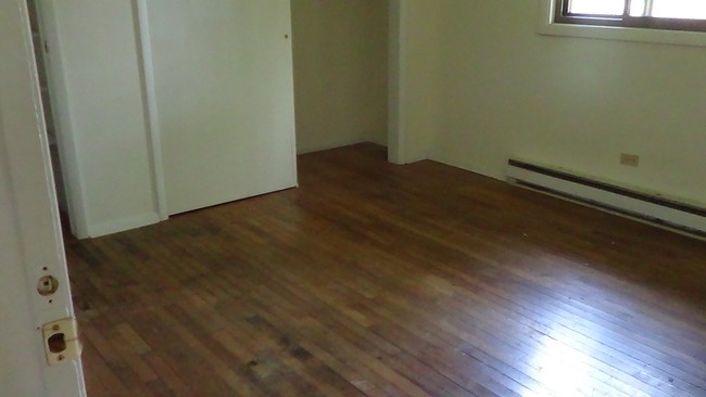 Foto del edificio - 12011-12013 Mead St