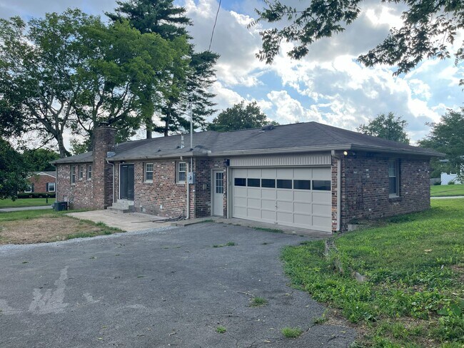 Foto del edificio - 200 Sewanee Cir