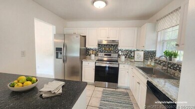 Building Photo - 517 Dotterel Rd