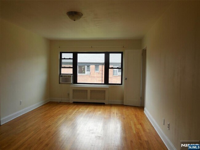 Foto del edificio - 2175 Central Rd