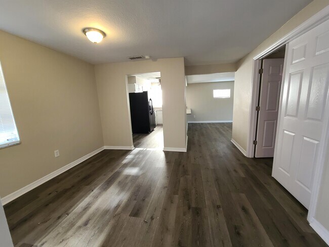 Building Photo - 373 Westwinds Dr