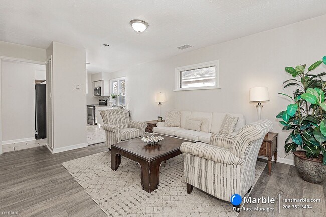 Foto del edificio - 4 br, 1 bath House - 12525 Mcgowan Ave
