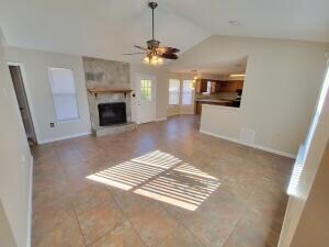 Foto del edificio - 2057 Burjonik Ln